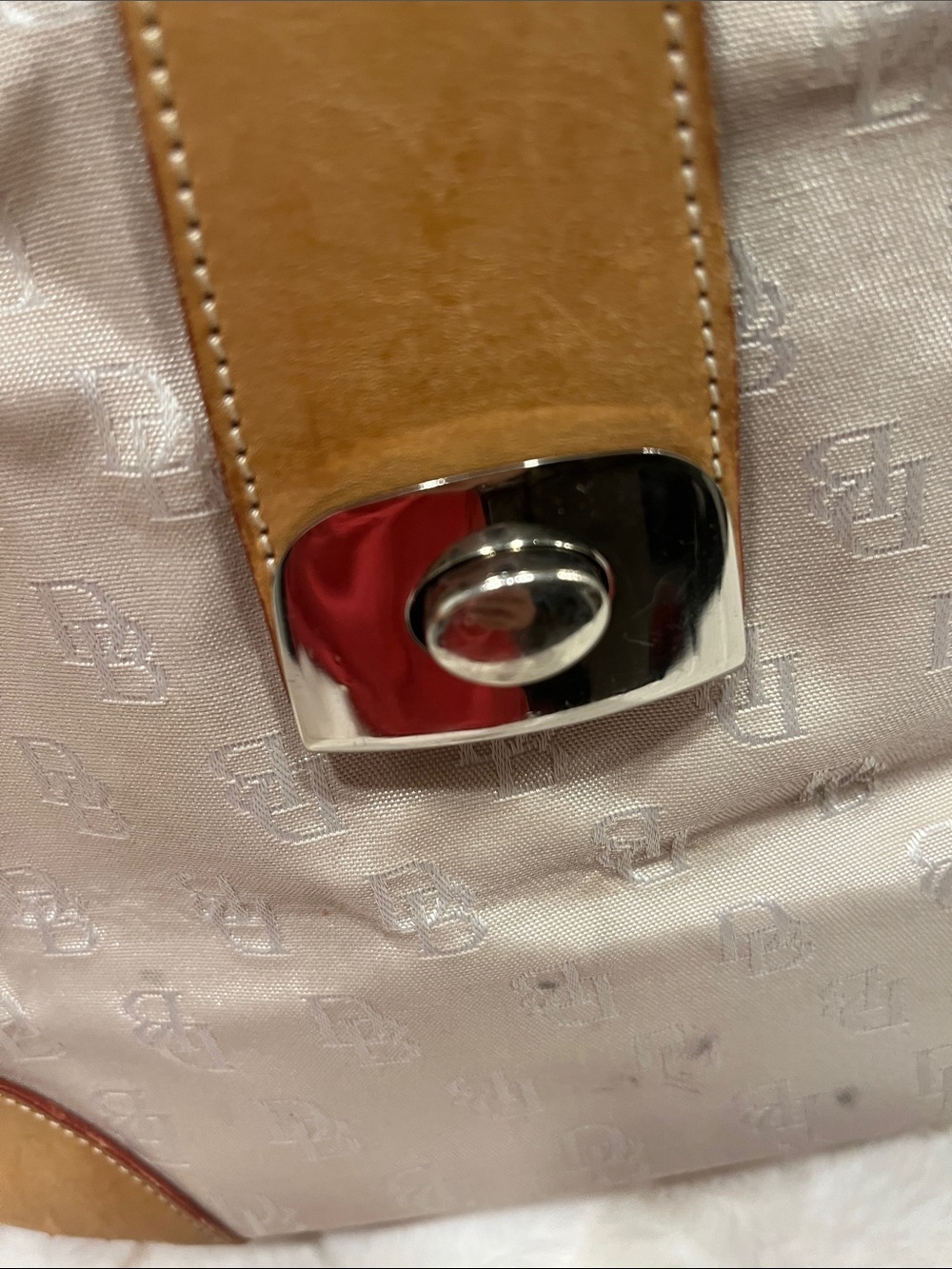 Dooney & Bourke Beige Monogram Shoulder Bag with Tan Trim - Picture 2 of 10